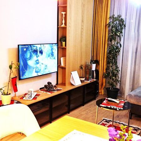 Central Comfy Apartment Tirana Exterior photo